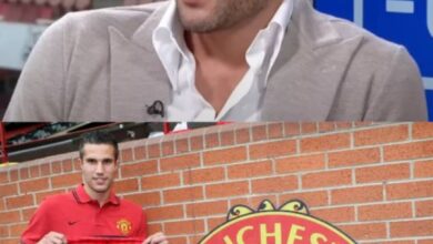 Robin van Persie Refuses to Choose Between Arsenal and Manchester United as Old Rivals Prepare to Clash